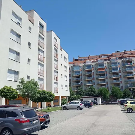 Viktória ~vízparti ~ Medencés ~ Apartman * Siófok