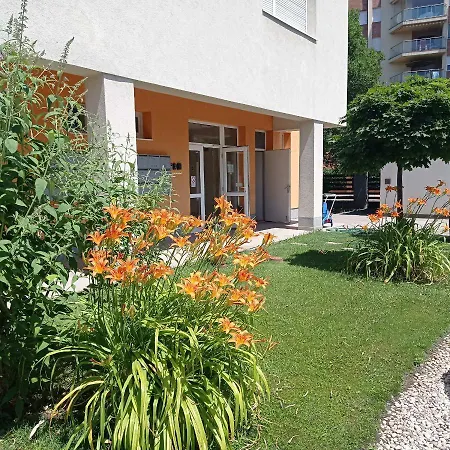 Viktória ~vízparti ~ Medencés ~ Apartman Siófok