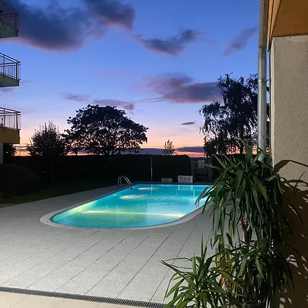 Apartman Viktória ~vízparti ~ Medencés ~ Apartman *