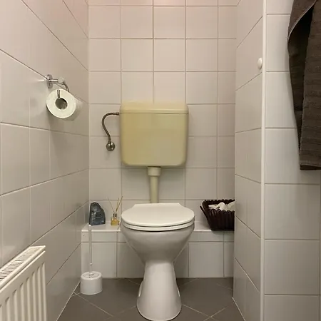 Viktoria ~vizparti ~ Medences ~ Apartman