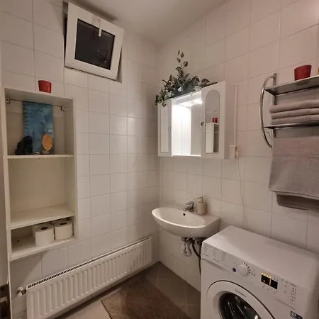 Viktória ~vízparti ~ Medencés ~ Apartman Apartman *