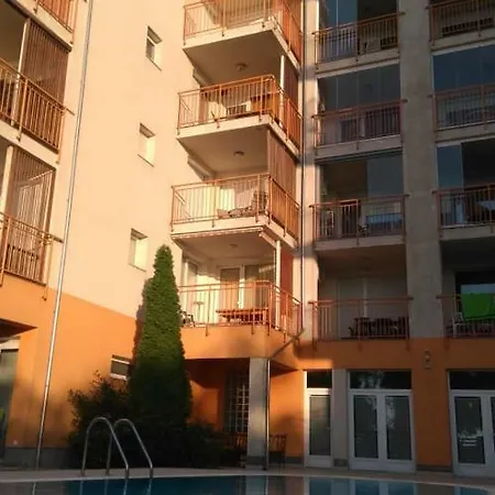 Viktória ~vízparti ~ Medencés ~ Apartman Apartman Siófok